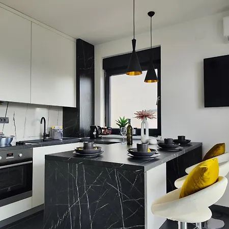 Golden Sunset 2 נייביצה