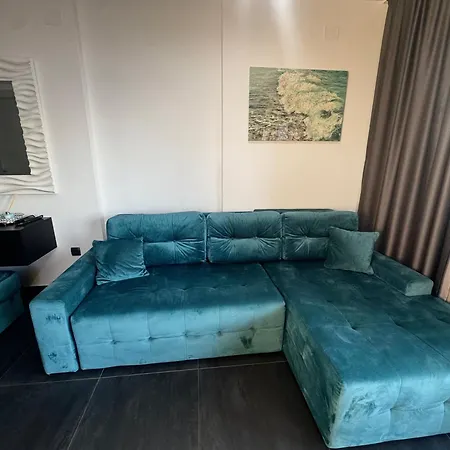 Golden Sunset 2 * נייביצה