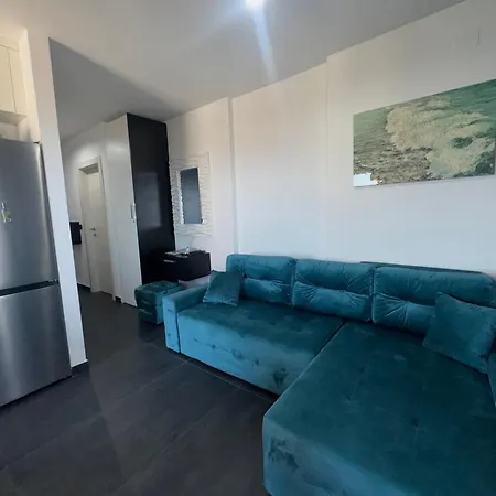 Golden Sunset 2 דירה נייביצה