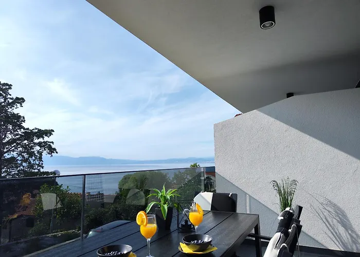 Golden Sunset 2 Apartment