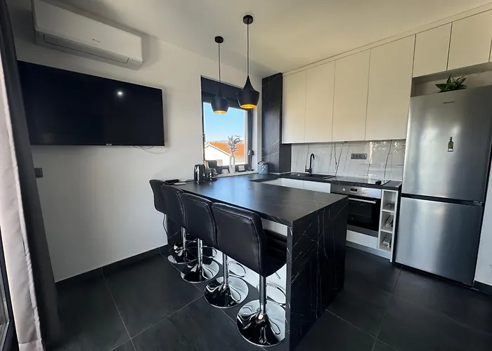 Golden Sunset 2 Apartment *